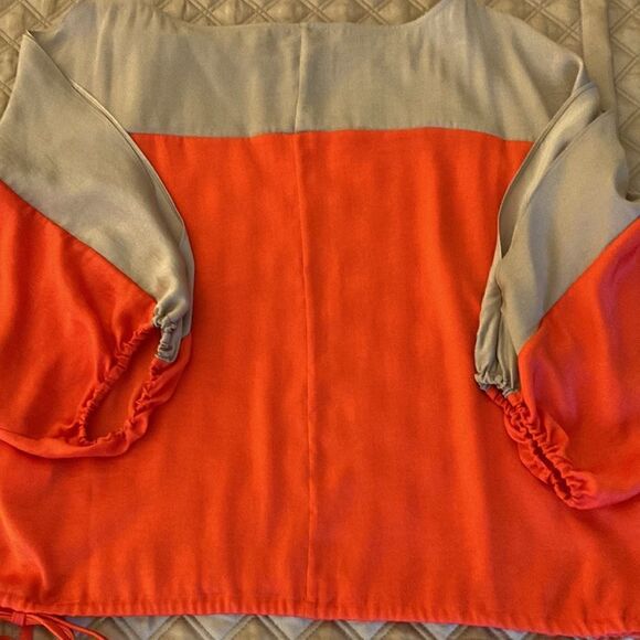BCBG Max Azria Cold Shoulder Suzie Silky Blouse. Size XS. - Picture 3 of 8